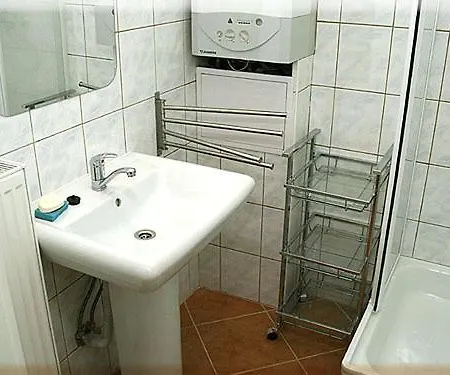 Saturn 6 Apartment
